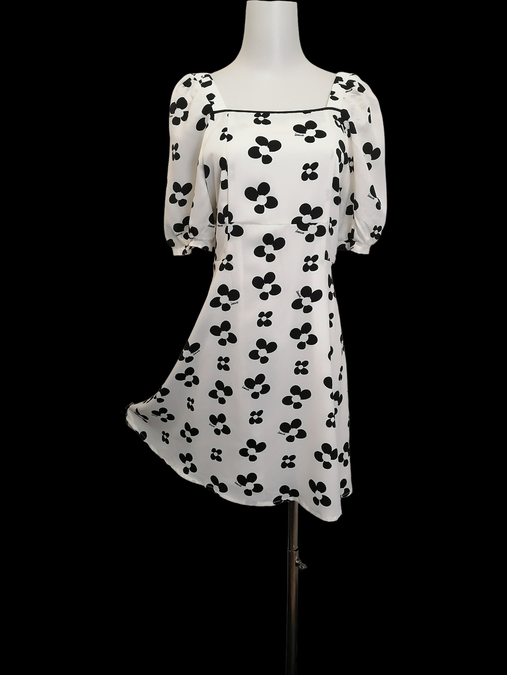 🖤 Black & White Floral Square-Neck Puff Sleeve Dress